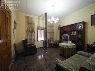 House in Tomelloso. Vivienda de planta baja en coriente con 192 m2 de parcela, 4 dor