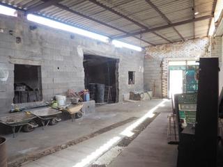 Nau industrial a Tomelloso. Nave en avda principe alfonso, nave en esquina de 149 m2 con 23