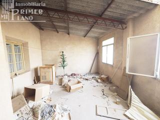 Maison à Tomelloso. Oportunidad! casa de 2 plantas y con fachada a dos calles, en av