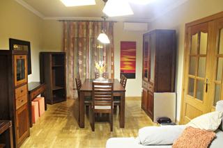 Casa adossada en Tomelloso. Casa adosada 3 dormitorios, 2 baos, cocinilla,  garaje por 150.