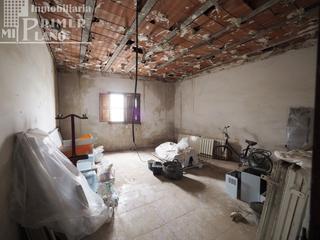 Casa a Tomelloso. Se vende casa de planta baja para reformar con acceso a dos call