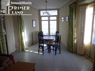 Casa en Tomelloso. Vivienda esquina que cuenta con 172 metros cuadrados de suelo