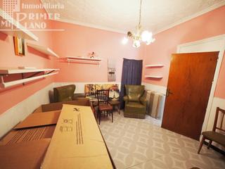 Casa en Tomelloso. Se vende casa de 2 plantas para reformar en la zona centro de to
