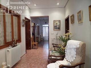 Casa a Tomelloso. Casa de planta baja en calle doña crisanta, con patio y cochera