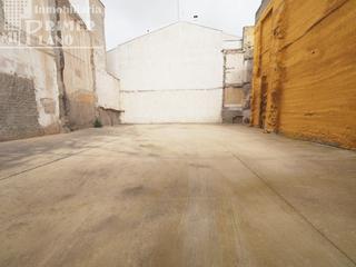 Terreny residencial a Tomelloso. Se vende solar de 202 metros cuadrados y 11 metros de fachada en