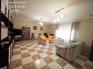 Casa adossada en Tomelloso. Vivienda en venta en calle doa crisanta, con 3 dormitorios, 2 b