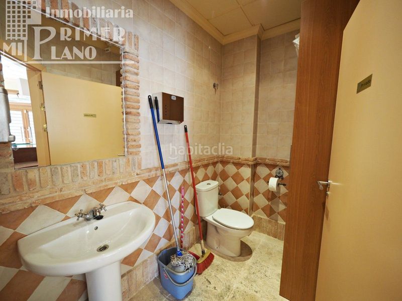 Foto 2a792845-fe34-4d85-bbc3-bfb95fe04cb1. Local comercial a Tomelloso
