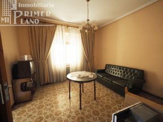Casa en Tomelloso. Oportunidad! casa para reformar, junto a calle oriente, con 237m