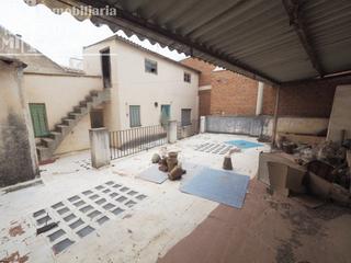 Edifici a Tomelloso. Edificio en venta en el centro de tomelloso, vivienda, dos local