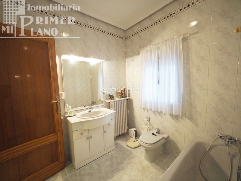 Foto ce6383b3-f97f-4973-8a09-df23e24a414d. Casa amb calefacció aparcament a Tomelloso