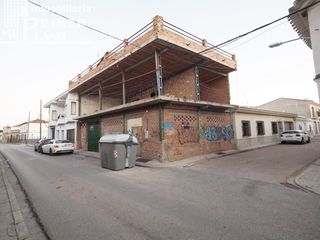 Casa a Tomelloso. Estructura de casa, con 190 m2 de terreno, por solo 70.000 euros