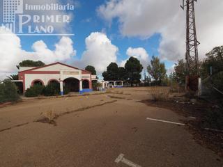 Local Comercial a Campo de Criptana. Se vende local destinado a restaurante junto a la autovia de los