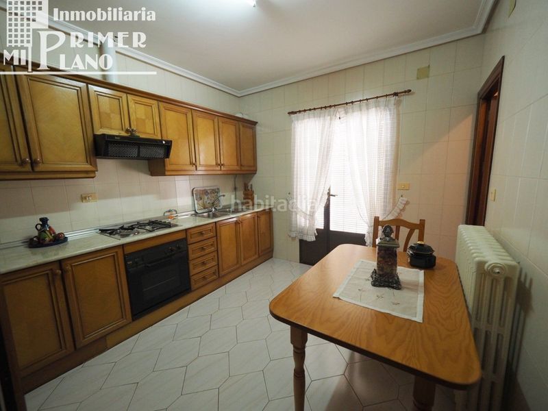 Foto b233847e-a310-4906-bb93-c5dbc598a502. Casa amb calefacció aparcament a Tomelloso