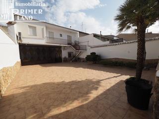 Casa en Tomelloso. Se vende casa de 2 plantas en pleno centro de tomelloso con ampl