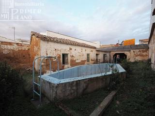 Terrain résidentiel à Tomelloso. Solar con piscina junto a ccervantes y codonnell de tomelloso de