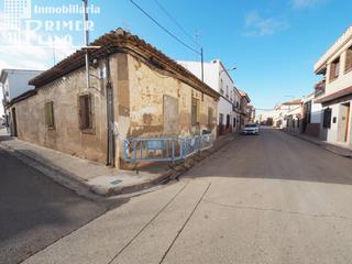 Terrain résidentiel à Tomelloso. Casa, en esquina, para solar, junto a cespartero, con 200m2 y 30