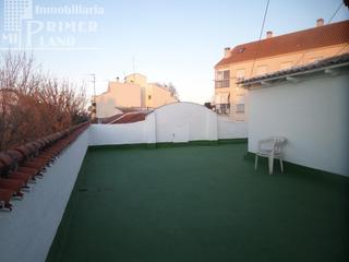 Casa en Tomelloso. Casa con local comercial, junto a plaza de toros
