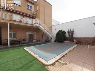 Casa in Tomelloso. Oportunidad casa de dos plantas con 4 dormitorios, 4 baños, gara