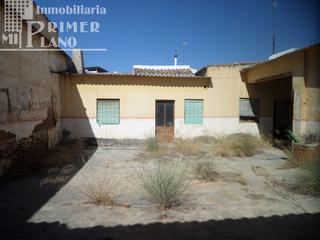 Maison à Tomelloso. Se vende casasolar en pleno centro de tomelloso con 390m2 de ter