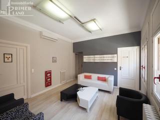 Appartement à Tomelloso. Dos locales habilitados en pleno centro con 200 m2 construidos y