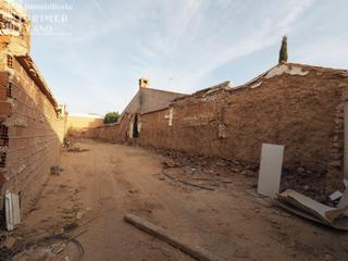 Terrain résidentiel à Tomelloso. Solar de 302 m2 junto a c africa y claudio coello, con 7,50 m de