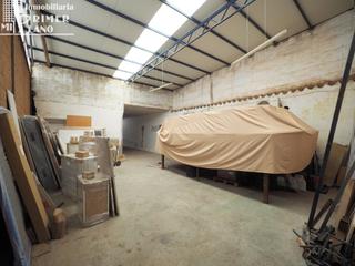 Local Comercial a Tomelloso. Oportunidad, nave tipo almacen junto ramon ugena, de 195 m2 y 8