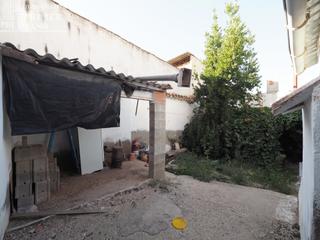 Maison à Tomelloso. Casa de planta baja de 286 m2 con 10,50 m de fachada junto a cal