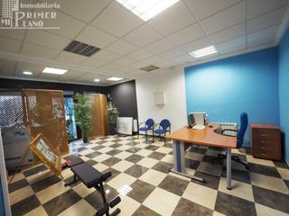 Local Comercial a Argamasilla de Alba. Local más primera planta junto a general aguilera, con 261 m2 co