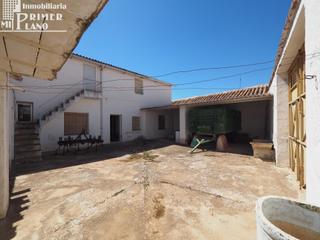 Haus in Tomelloso. Casa de planta baja de 297 m2, a dos calles con 14 metros fachad