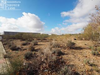 Residential Plot in Tomelloso. Se vende solar en esquina en el poligono los portales tomelloso