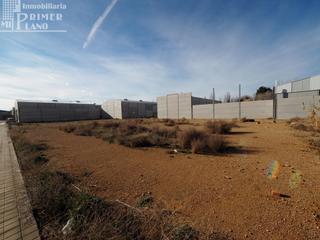 Terreny residencial a Argamasilla de Alba. Solar en poligono industrial, de 960 m2 y 30 m de fachada ideal