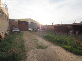 Nau industrial a Tomelloso. Nave junto a cclaudio coello, de 604 m2 de parce y 293 m2 constr