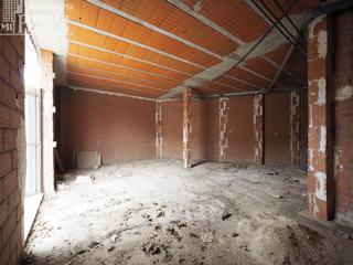 Local Comercial a Tomelloso. Local comercial en paseo ramon ugena, de 75 m2 por solo 70.000 e