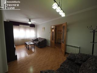 Maison jumelée à Tomelloso. Magnífico adosado en tomelloso, zona avda.j.carlos i, de 4 dorm,