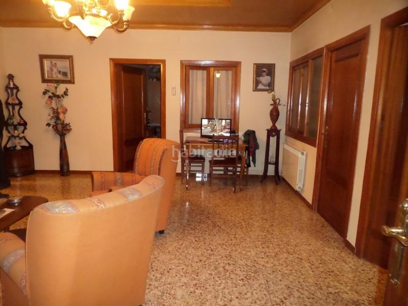 Foto ccdc0f57-edc2-4f48-8a97-9cf122798060. Edificio en Argamasilla de Alba