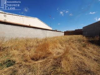 Terreno residencial en Tomelloso. Se vende solar junto a calle claudio coello con 244 m2 y 10 metr