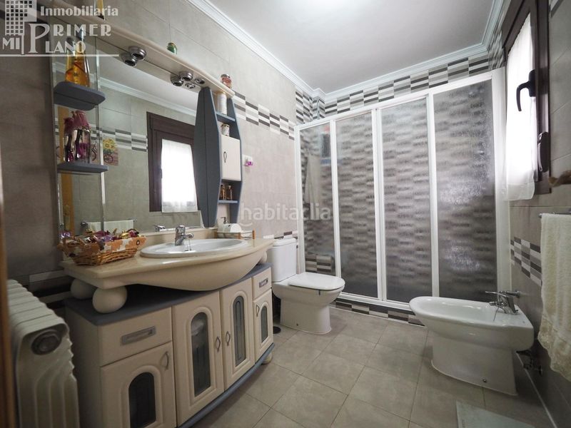 Foto 4293c438-c2d0-4266-9687-0cb4e8eb6a00. Casa adossada amb calefacció aparcament a Tomelloso
