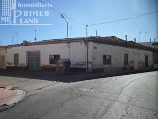Casa a Tomelloso. Oportunidad  solar en esquina para nueva construcción