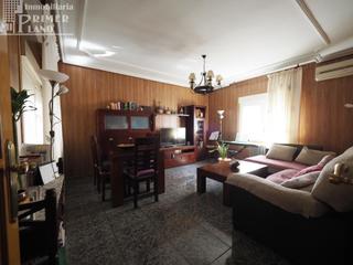 Maison jumelée à Tomelloso. Presentamos este magnífico adosado en venta en tomelloso