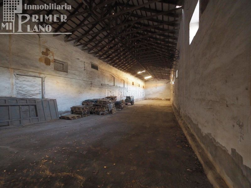 Foto a4facbb2-f8c2-4c7f-8e8d-6da0f8aa7983. Bâtiment à usage industriel dans Tomelloso