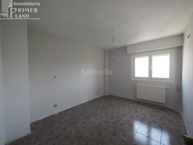 Foto 573a9be5-15ab-48de-b642-92b4762ae257. Piso amplio y luminoso piso semireformado con terraza y piscina en Tomelloso