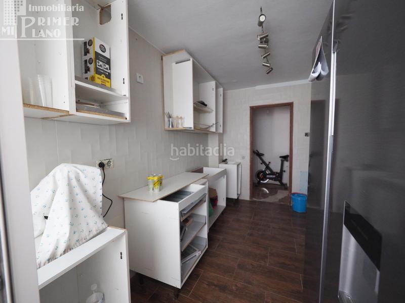 Foto ccf39557-5c7e-4d93-9fc4-2da83e272c3c. Piso amplio y luminoso piso semireformado con terraza y piscina en Tomelloso