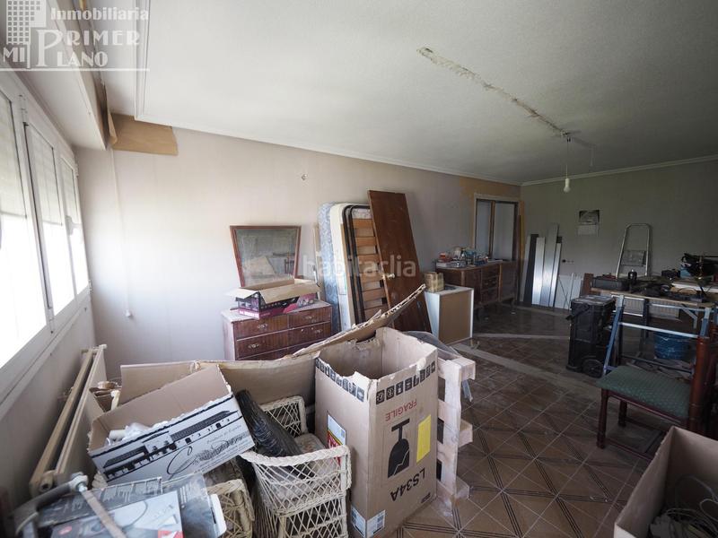 Foto e205f869-d103-46ef-ae93-111c4f8119d7. Piso amplio y luminoso piso semireformado con terraza y piscina en Tomelloso