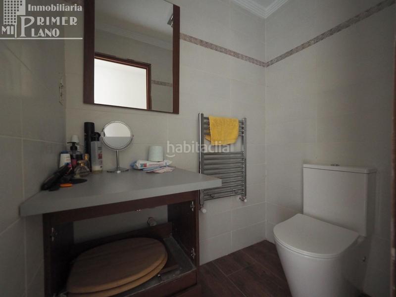Foto f0e0d6cf-1dc3-4d9b-97d4-40504ad917d9. Piso amplio y luminoso piso semireformado con terraza y piscina en Tomelloso
