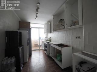 Piso en Tomelloso. Amplio y luminoso piso semireformado en tomelloso con terraza y