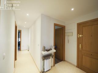 Appartamento in Tomelloso. Amplio y luminoso piso en tomelloso con piscina y parking