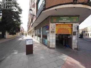 Local Comercial a Tomelloso. Oportunidad de inversión local comercial en esquina en el centro