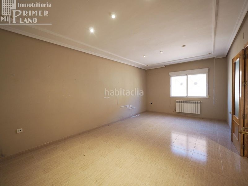 Foto 3c10bc02-e50d-4351-8d52-c042896693ec. Semi detached house with heating parking in Tomelloso