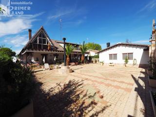 Xalet en Tomelloso. Impresionante chalet en tomelloso con amplias habitaciones y urb