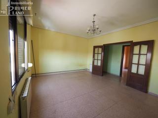 Casa a Tomelloso. Oportunidad única en tomelloso casa de dos plantas con garaje y